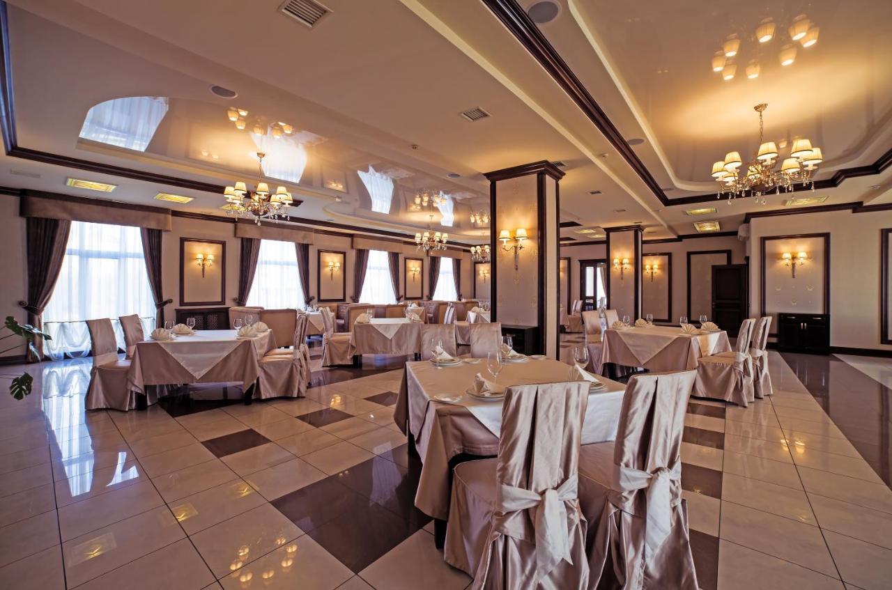 Maria Garden hotel&restaurant Ivano-Frankivsk Exterior foto